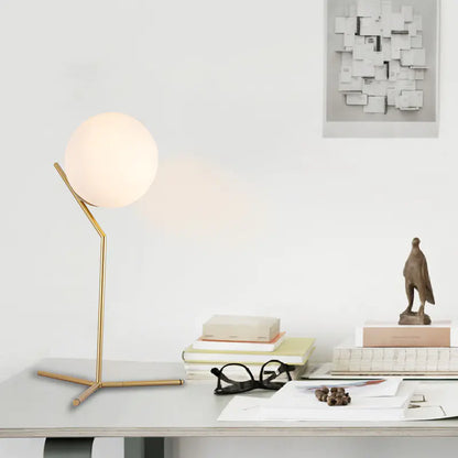 Lámpara de mesa nordica