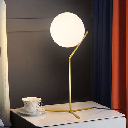 Lámpara de mesa nordica